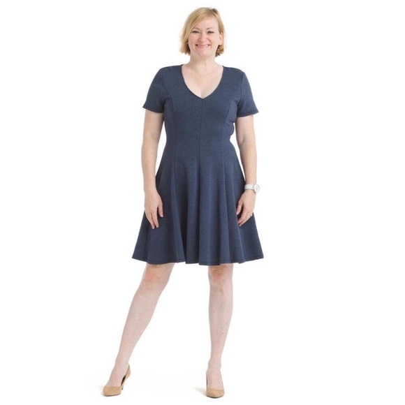 HUTCH LISA NAVY BLUE KNIT SHORT SLEEVE FIT & FLARE DRESS - Picture 1 of 5